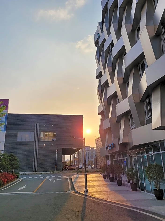 Chungchoho Best Hotel