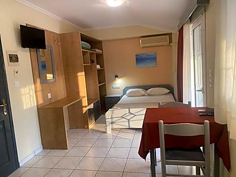 Studio with Mountain View