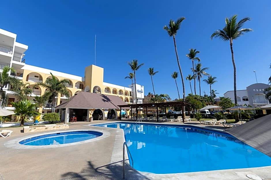 Costa Alegre Hotel & Suites