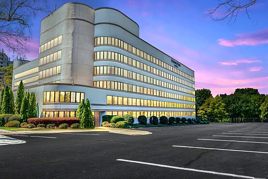 DoubleTree by Hilton South Charlotte Tyvola