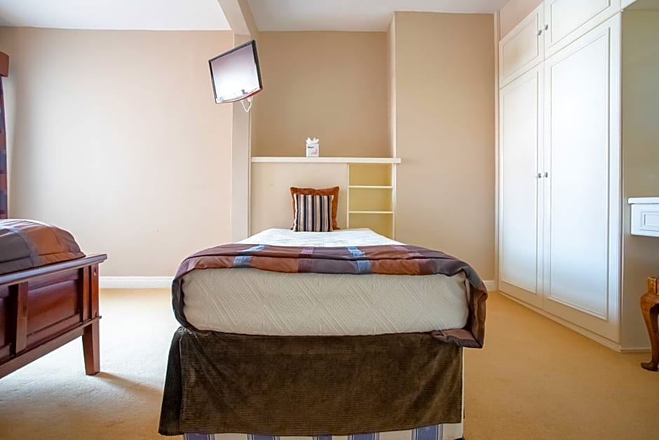 OYO Cliffemount Hotel