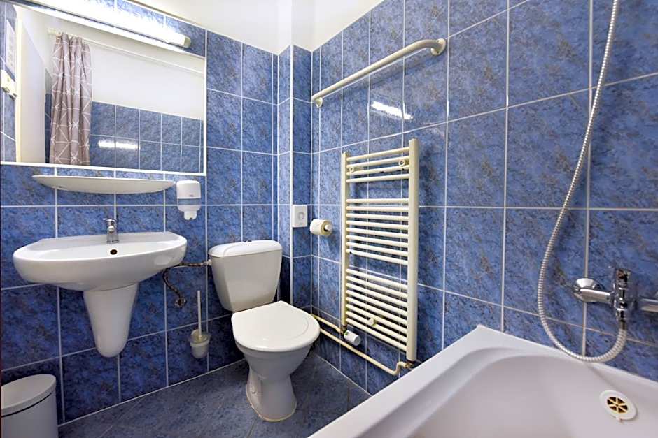 APLEND Hotel Lujza Major