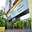 Hi 5 Hotel & Experience