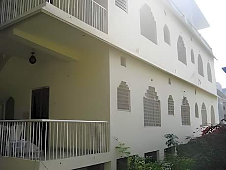 Lal Ghat Guest House