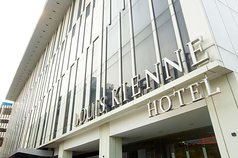 Louis Kienne Cikarang Hotel & Service Apartment 