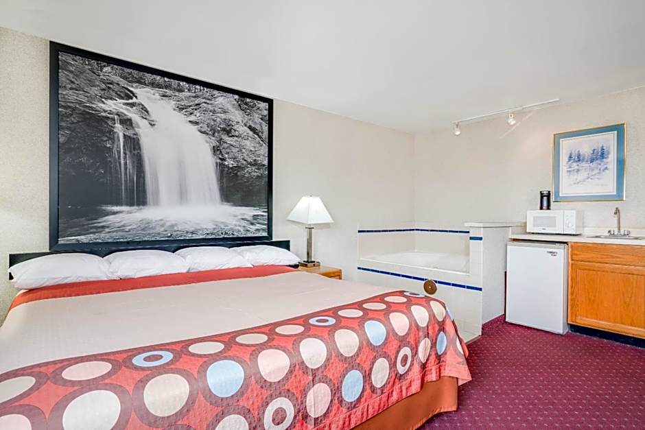 Super 8 by Wyndham Tomah Wisconsin