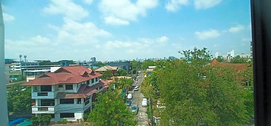 The 9 Residence Hotel