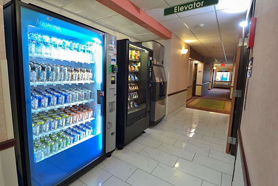 Days Inn & Suites by Wyndham Airport Albuquerque