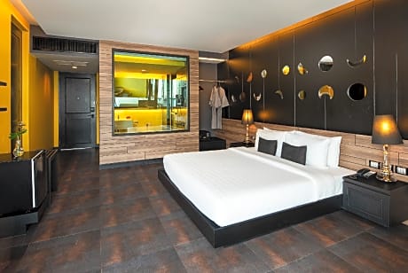 DOUBLE DELUXE QUARTER WING