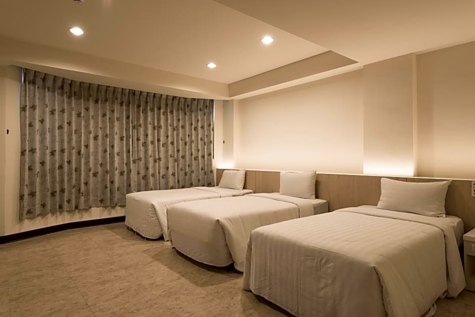 Lotus Yuan Business Hotel