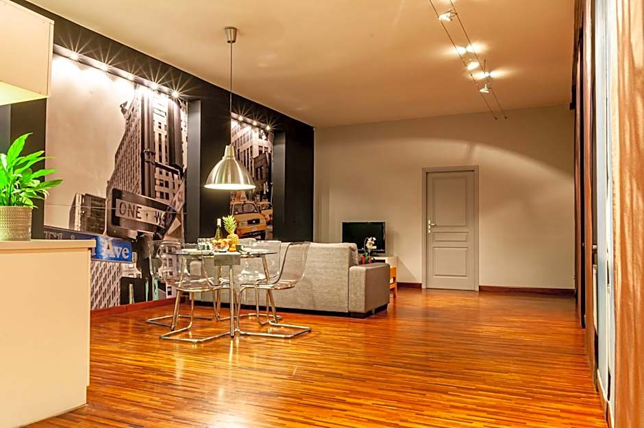 Home & Travel Apartamenty w centrum Łodzi - Piotrkowska - Klimatyzacja - Parking - Manufaktura - OFF Piotrkowska - EC1 - ATLAS Arena - Orientarium - Monopolis
