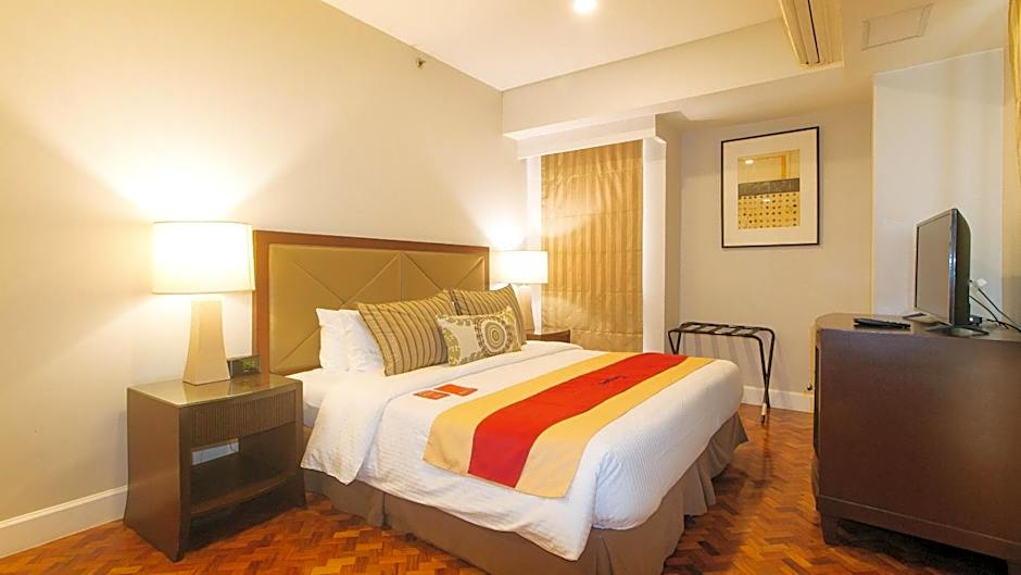 RedDoorz Premium @ The Residences Olympia Makati