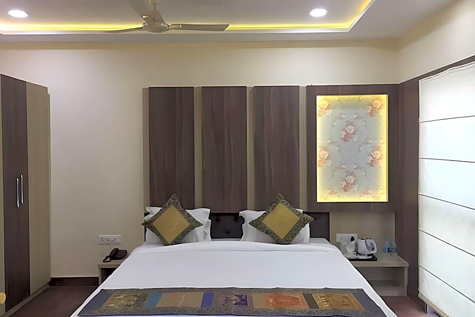 Dwivedi Hotels Sri Omkar Palace