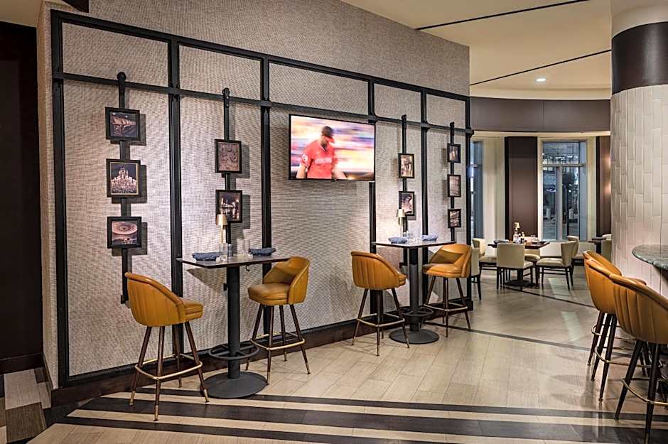 Crowne Plaza Cleveland at Playhouse Square By IHG