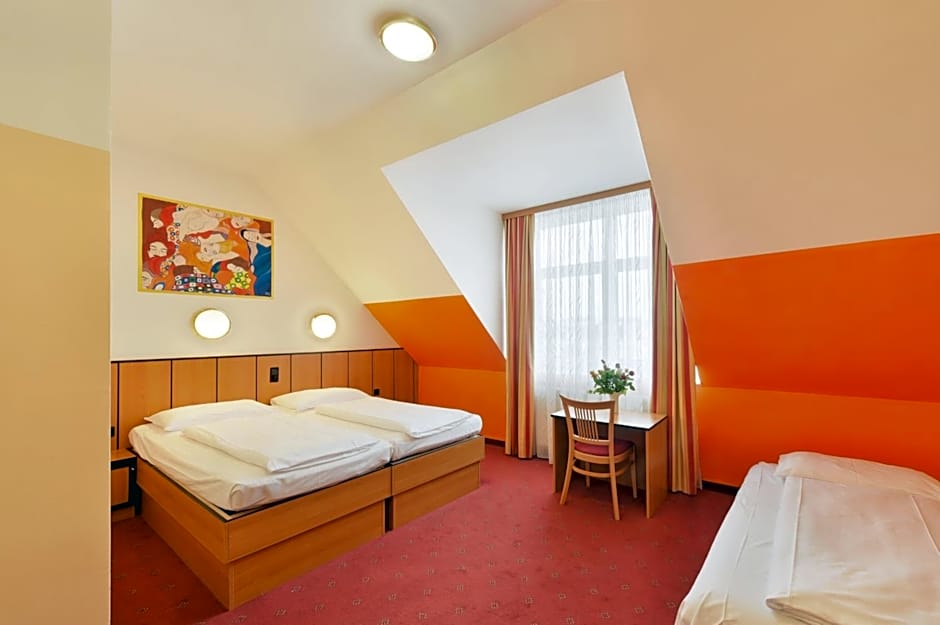 Garten- und Kunsthotel Gabriel City