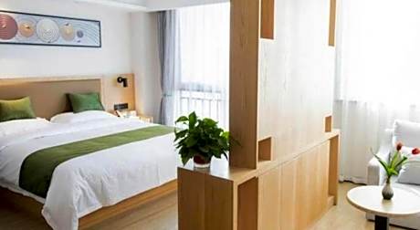 Green Tree Inn Fuyang Funan County Tianzhu Square