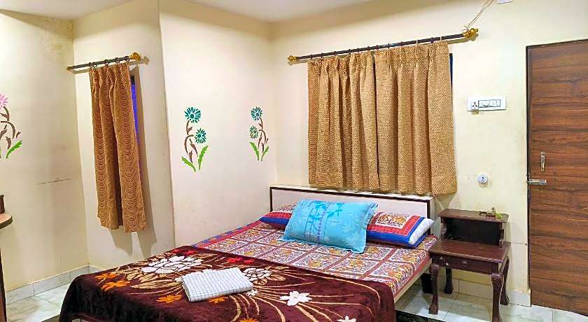 Shivam Paying Guest House