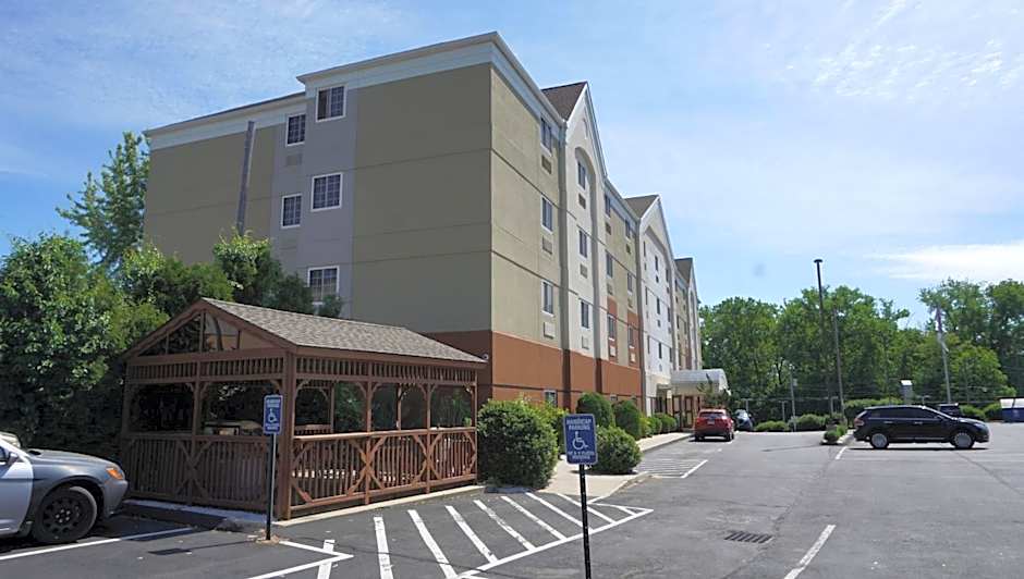 Candlewood Suites-West Springfield By IHG