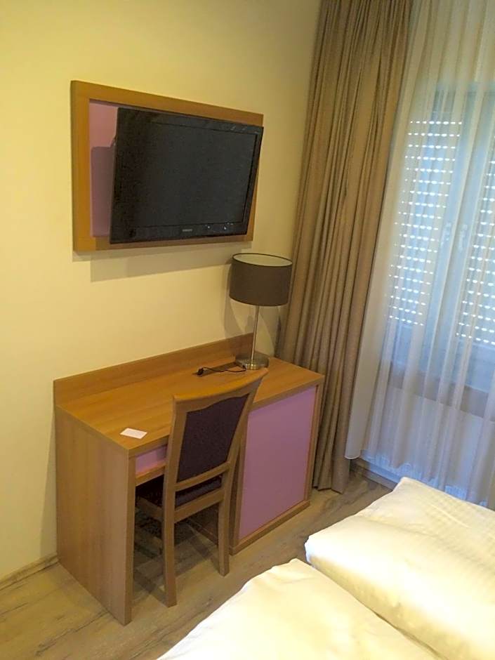 Slamba Hostel