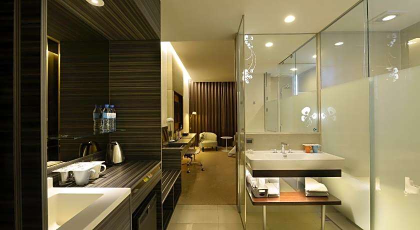 Golden Tulip Glory Fine Hotel