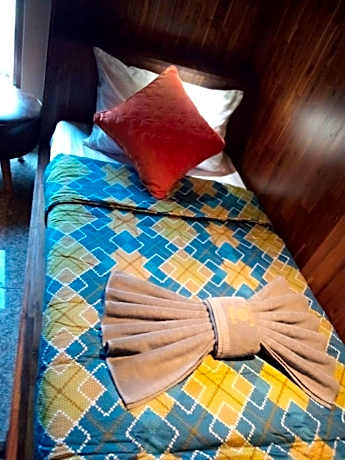 Bunk Bed in Mixed Dormitory Room