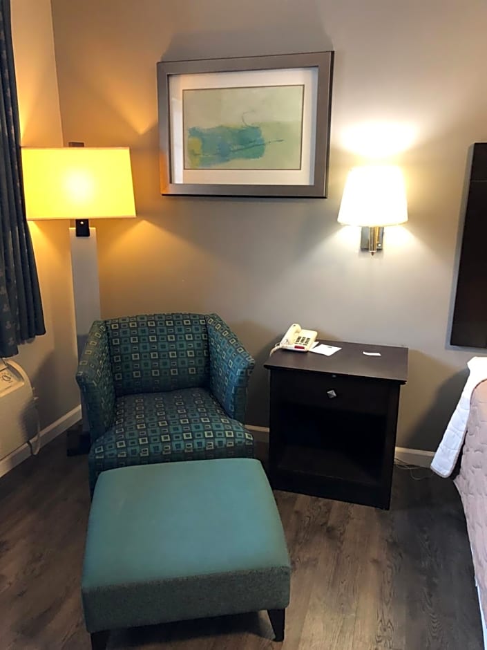 Deerfield Inn and Suites - Fairview