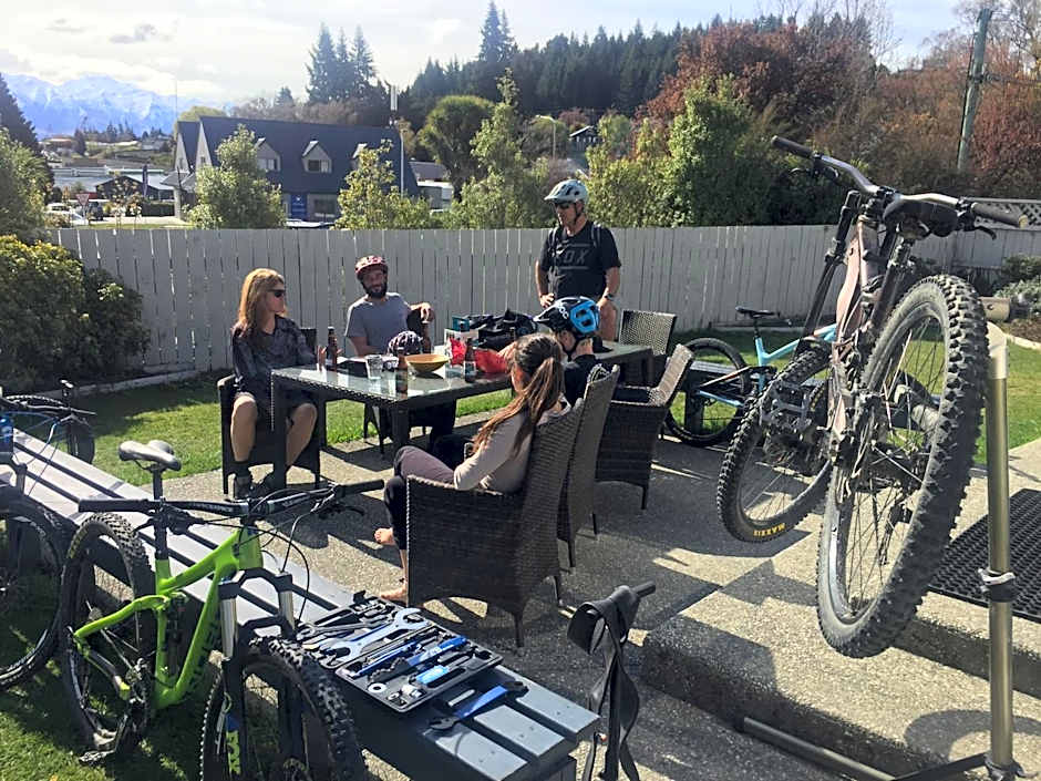 Mountain View Backpackers