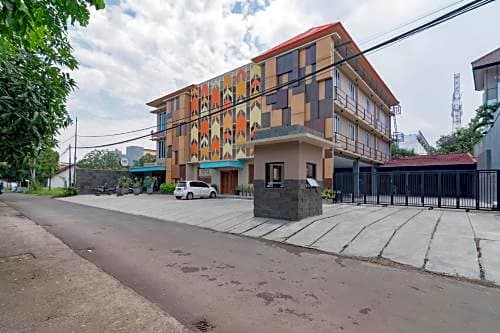 Sans Hotel Budaya Cirebon