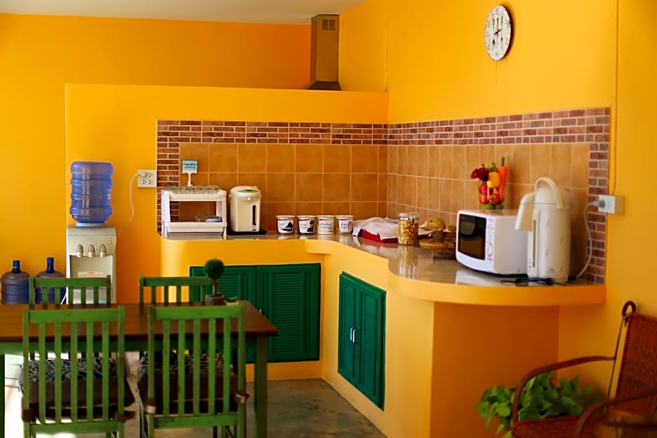 Takanta Place Aparthotel