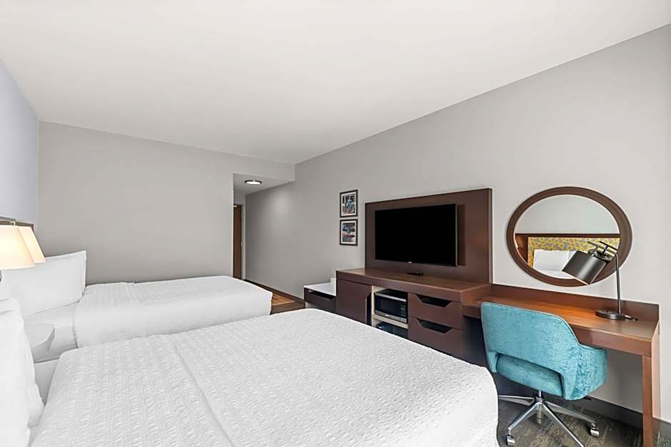 Photo 1 of 4 of 2 Queen Beds