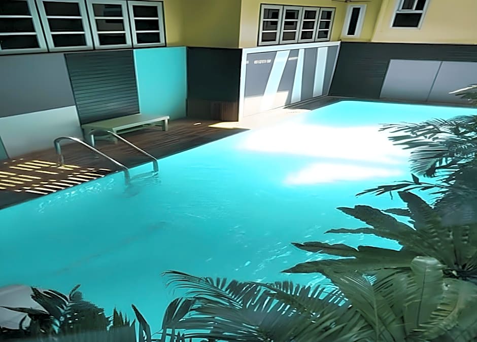 S2 Hotel