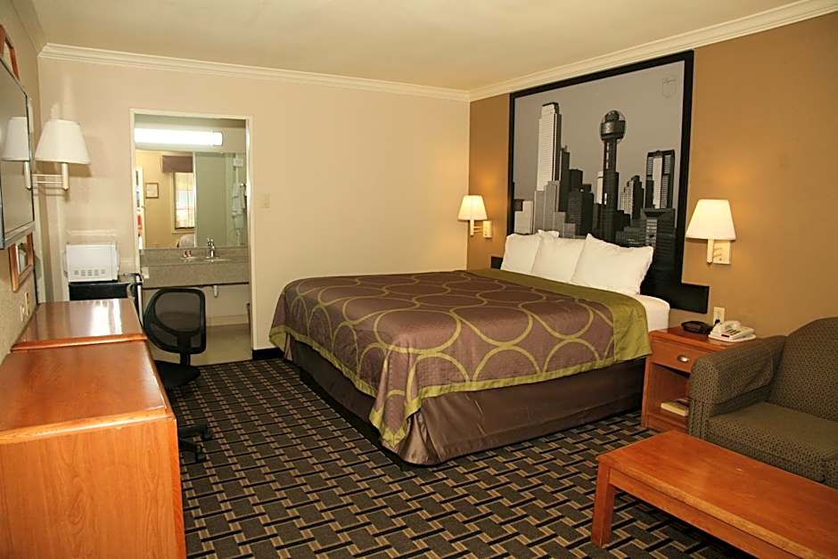 Super 8 by Wyndham Tyler TX