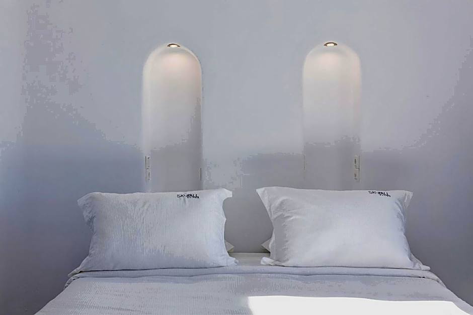 Skyfall Suites - Adults Only