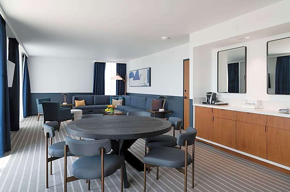 Cambria Hotel Boston Somerville