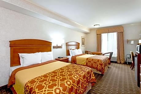 2 Queen Beds Smoking