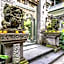 Huts Rock Ubud 