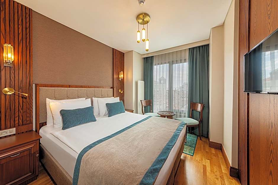 Photo 1 of 10 of Triple Room