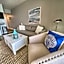 Deluxe Beachfront Studio, Shores of Panama New and Renovated
