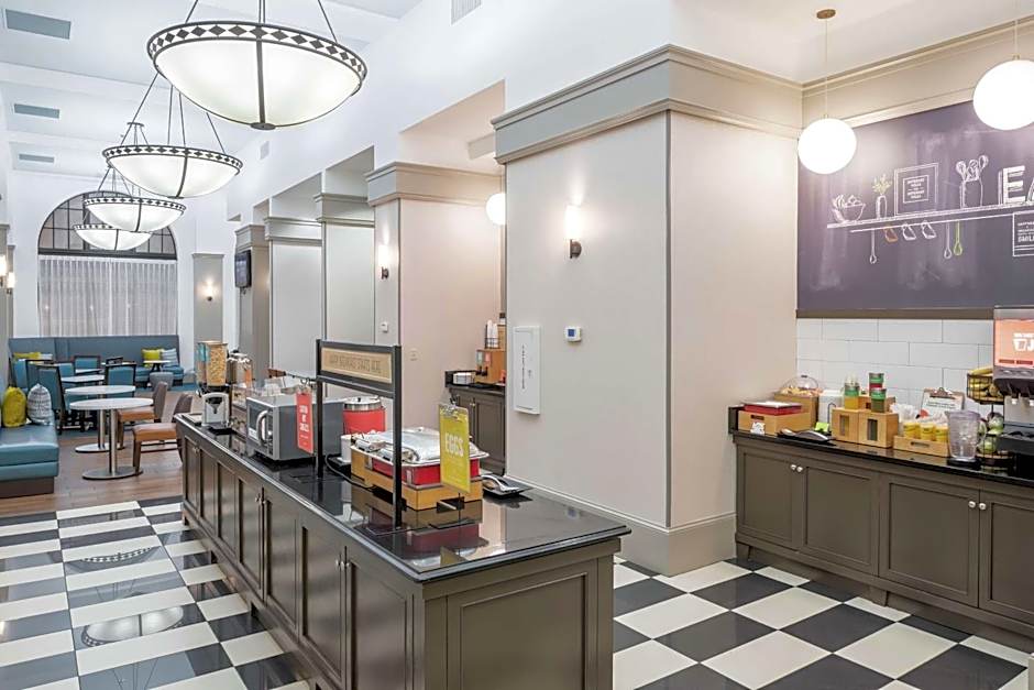 Hampton Inn By Hilton And Suites Atlanta-Downtown