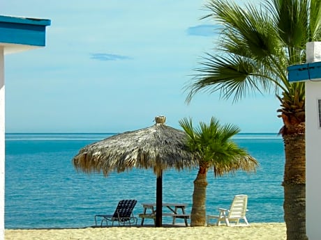 #52 Bungalow Seaside Hotel & Victors RV Park