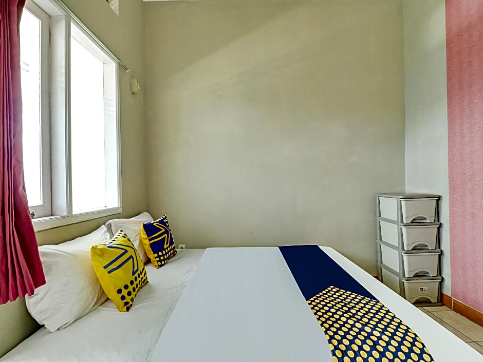 SPOT ON 91135 Hanami Syariah