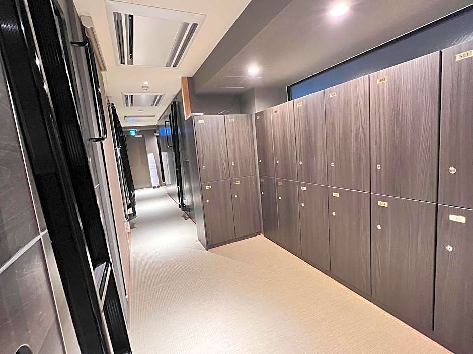 Capsule Hotel Suzumoriya