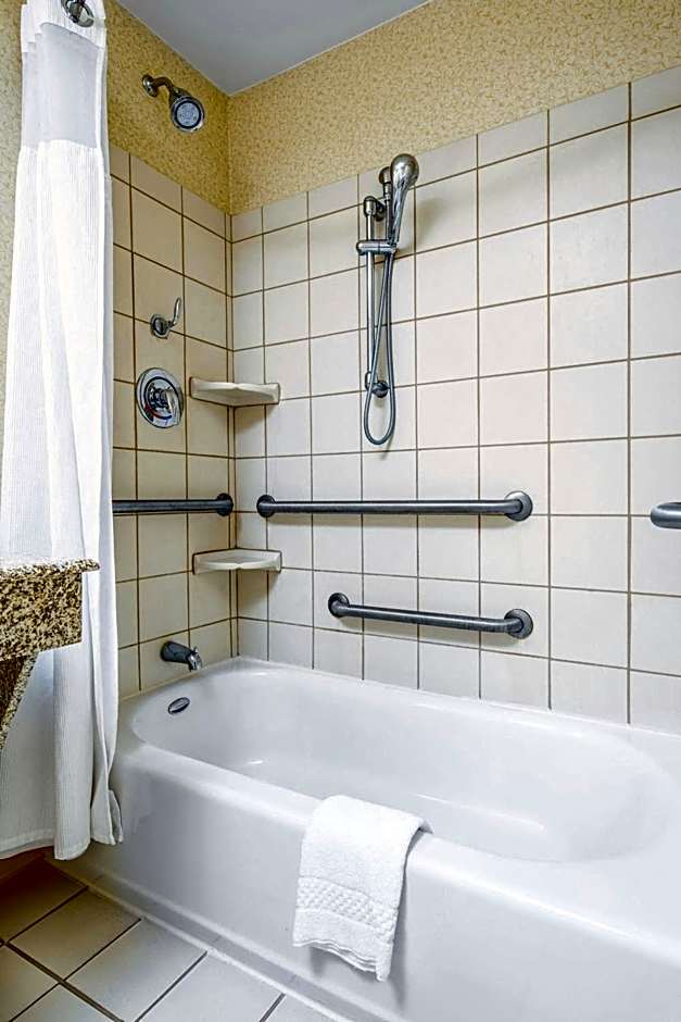 Fairfield Inn & Suites by Marriott South Boston