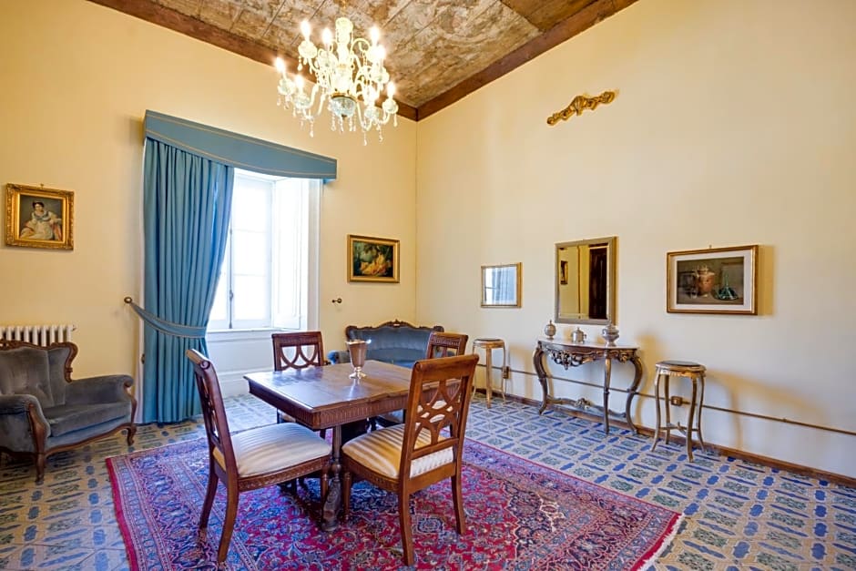 Castello Di Caccuri Suites
