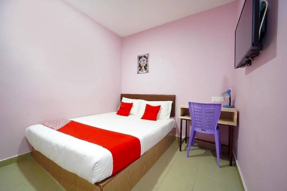 CMN Hotel & Homestay