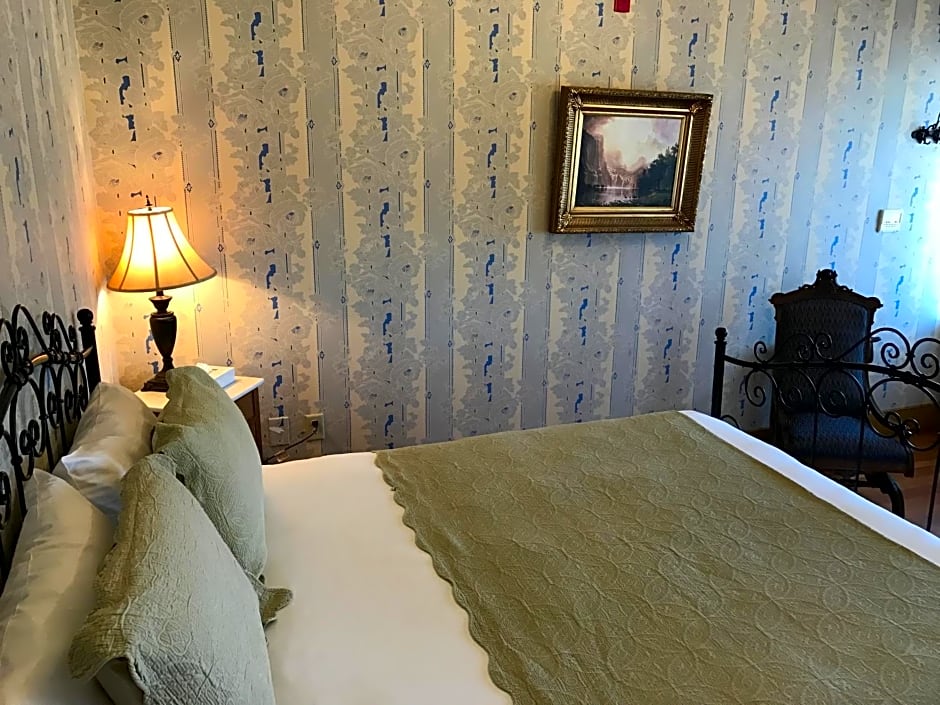 Cosmopolitan Hotel