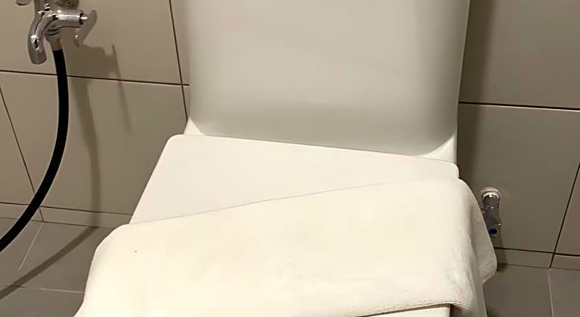 Capital O 90756 Cara Hulu Hotel