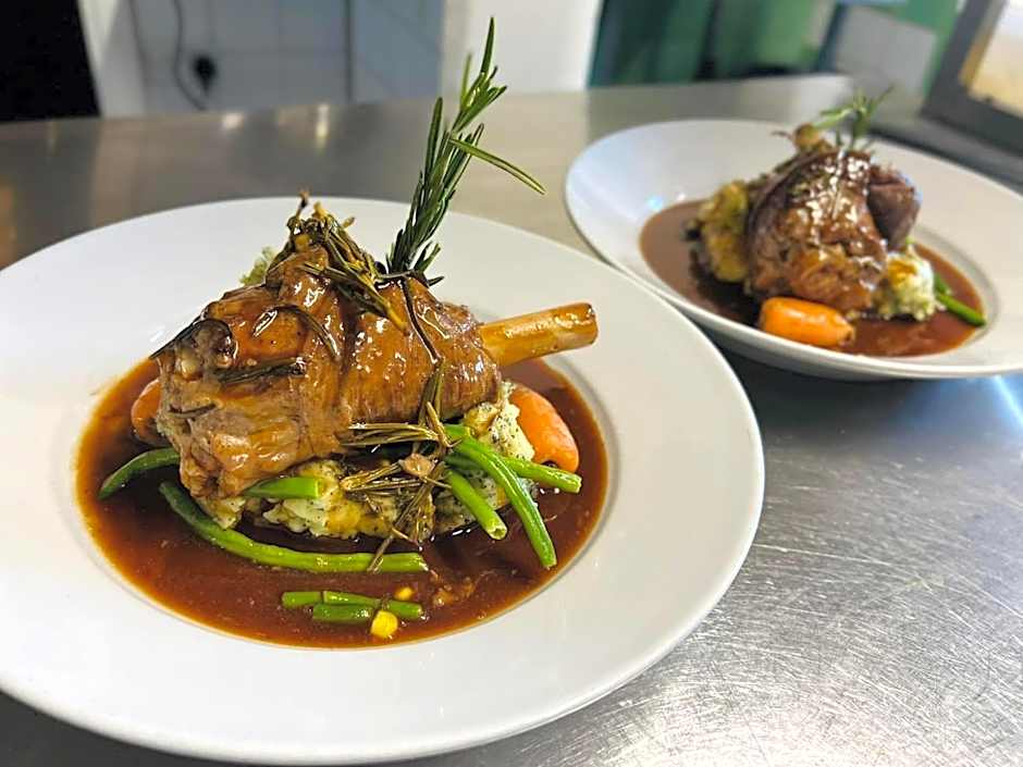 The Hinds Head Hotel