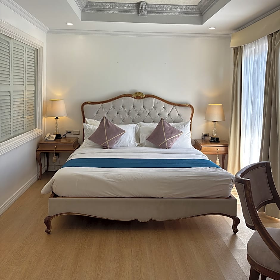 Queen Margarette Hotel