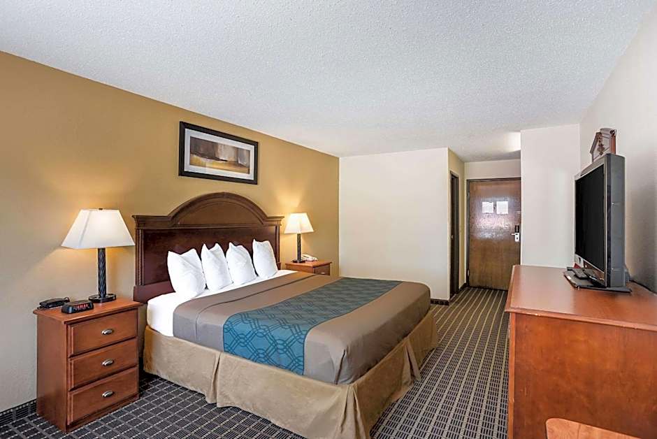 Rodeway Inn Cedar Rapids